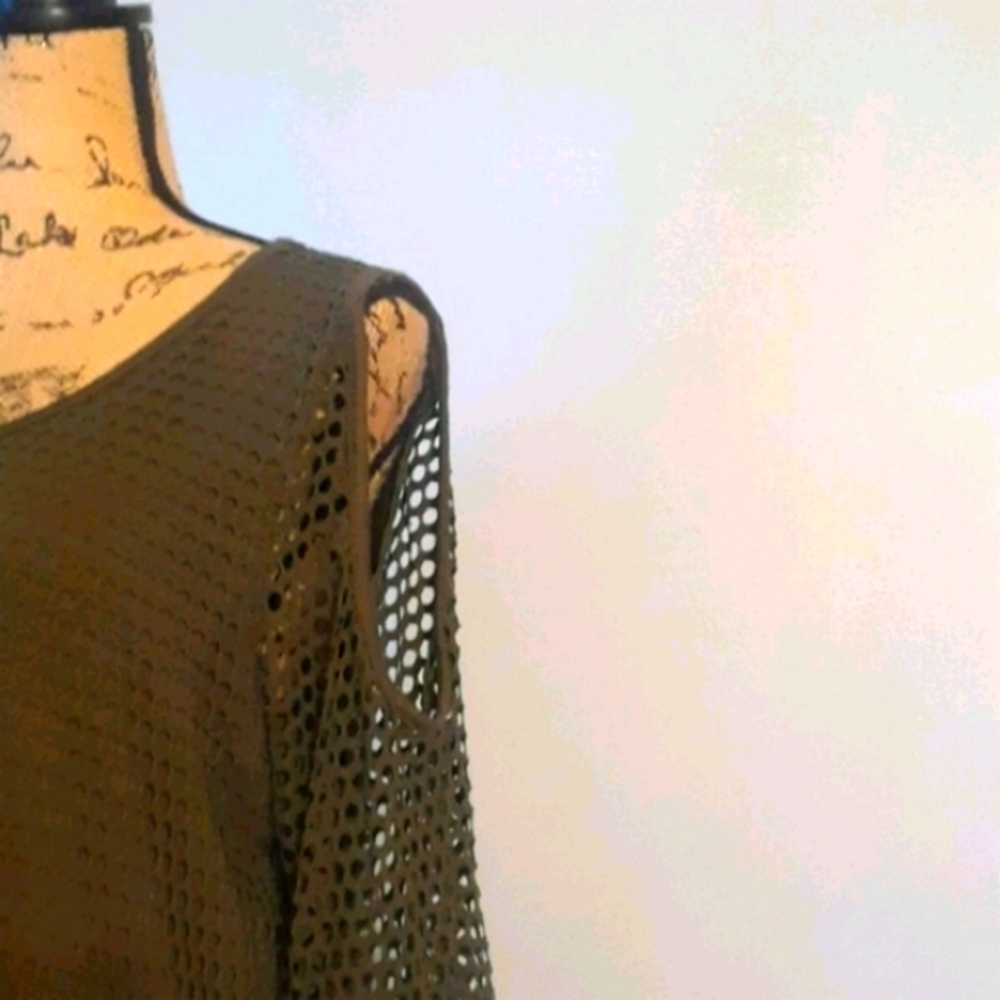 Casting Top - Picture 3 of 6